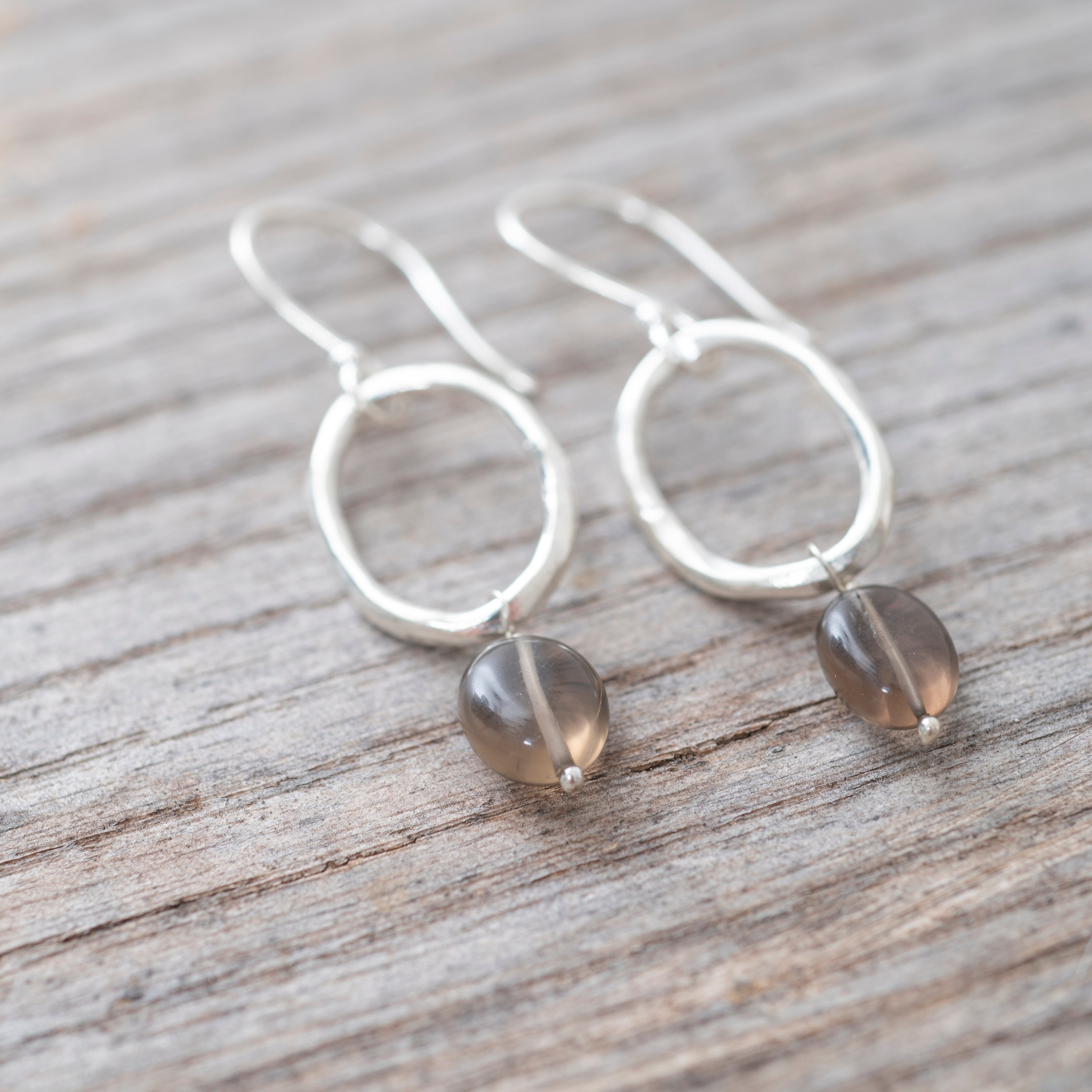 Graceful Rauchquarz versilberte Ohrringe