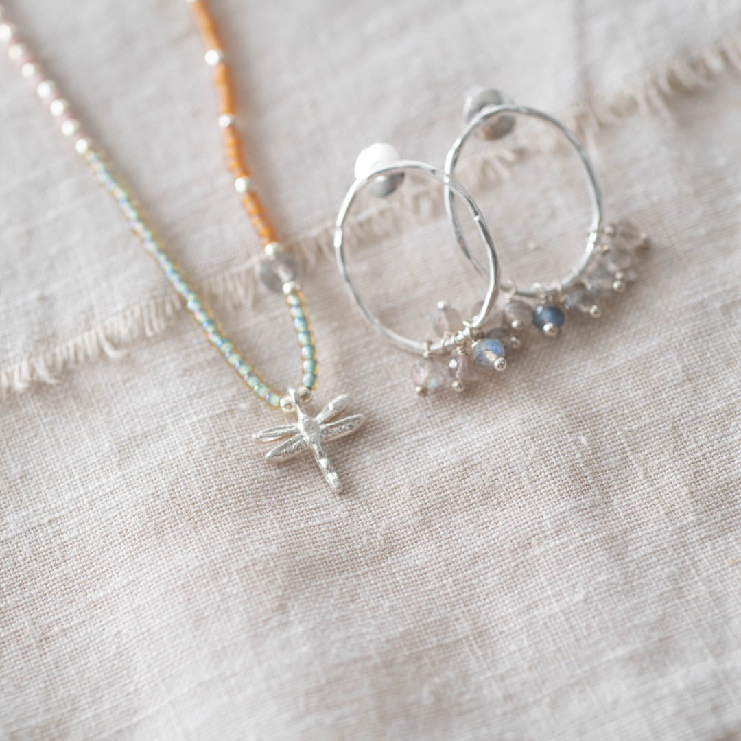 Serenity Labradoriet Verzilverde Oorbellen