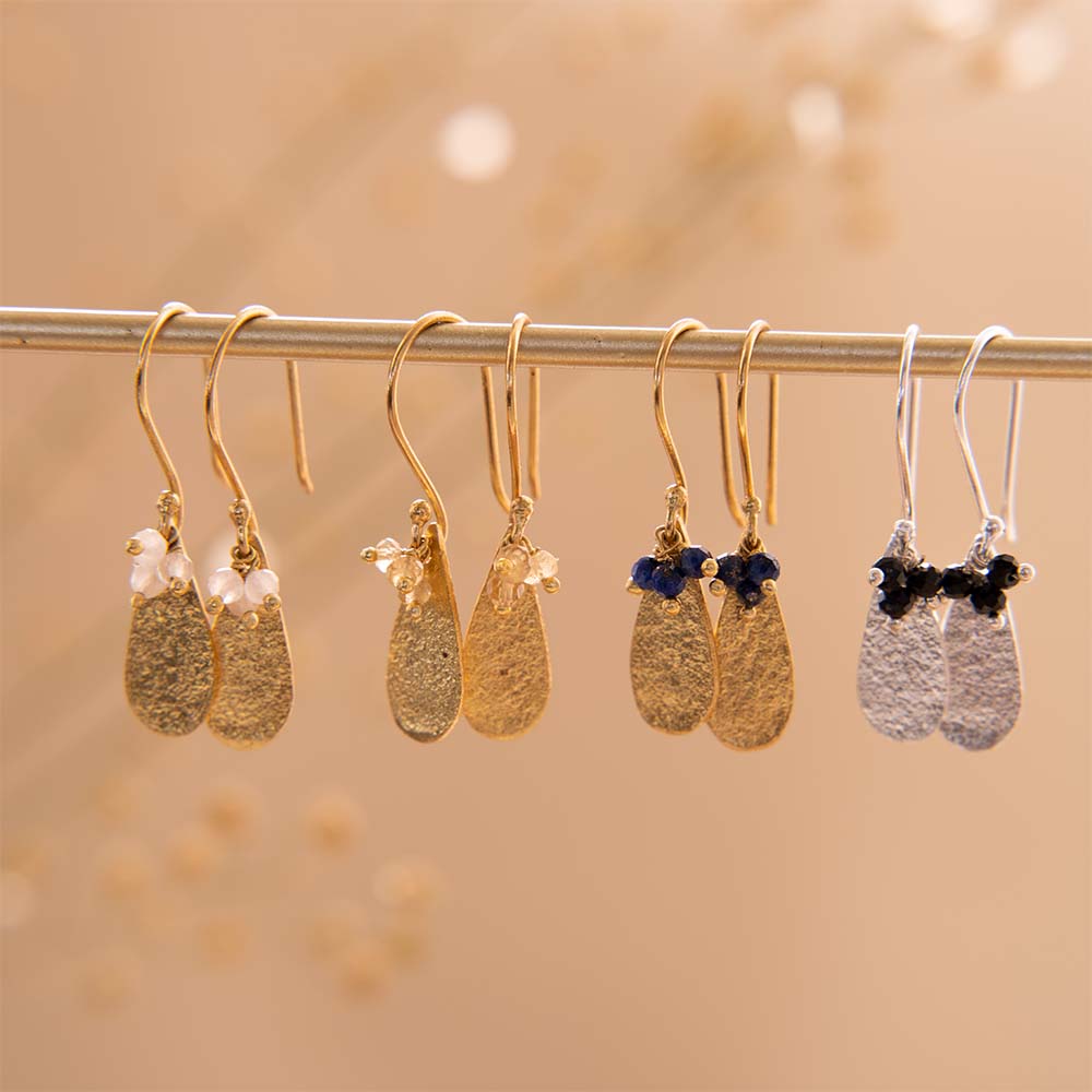 Intention Zwarte Onyx Verzilverde Oorbellen