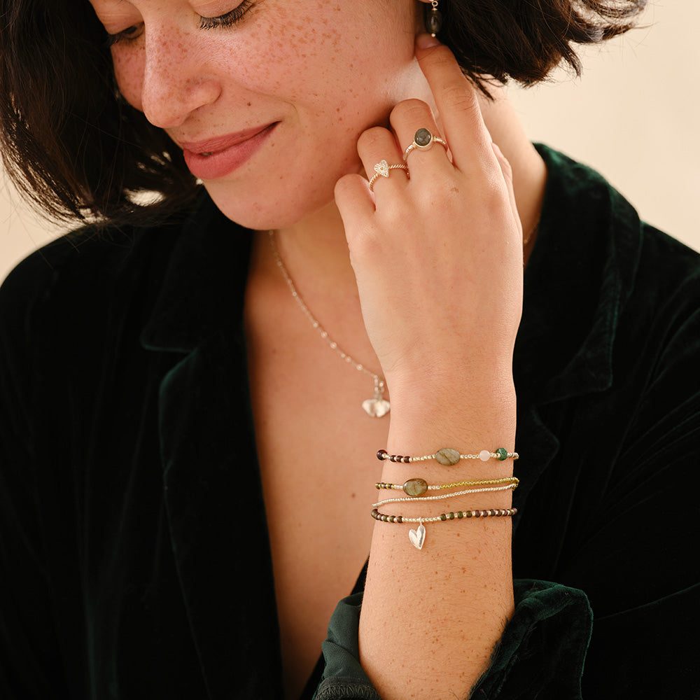 Certain Labradorit Ring versilbert
