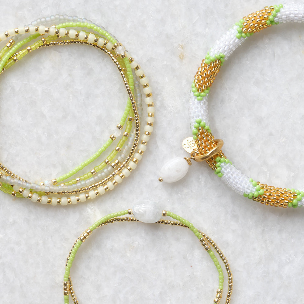 Impulsive Maansteen Goudkleurige Armband