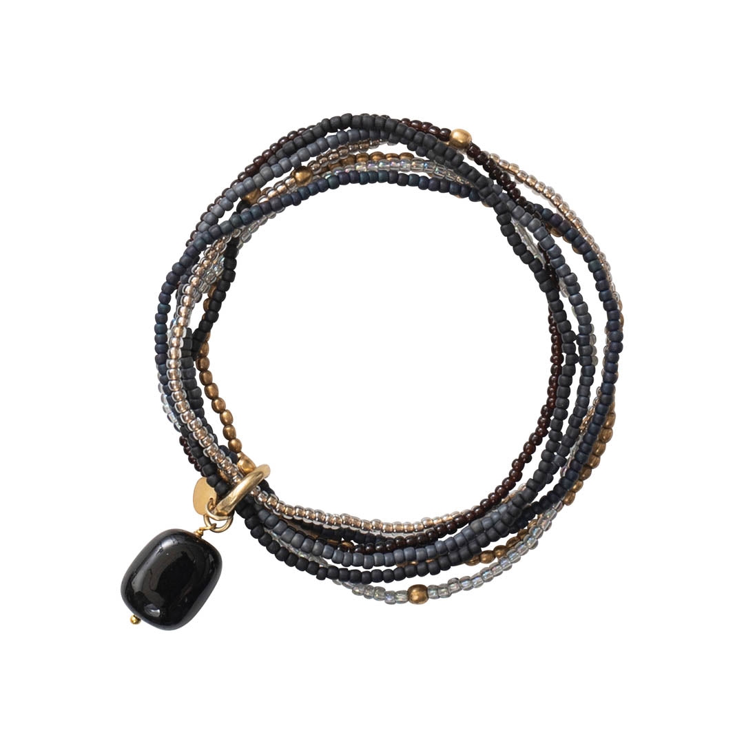 Nirmala Schwarzer Onyx vergoldetes Armband