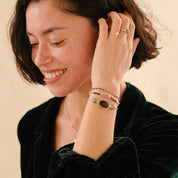 Excited Granat Armband