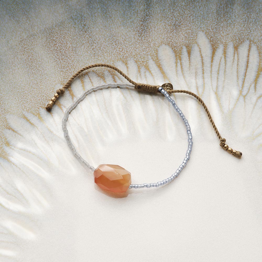 Gaze Carnelian Bracelet