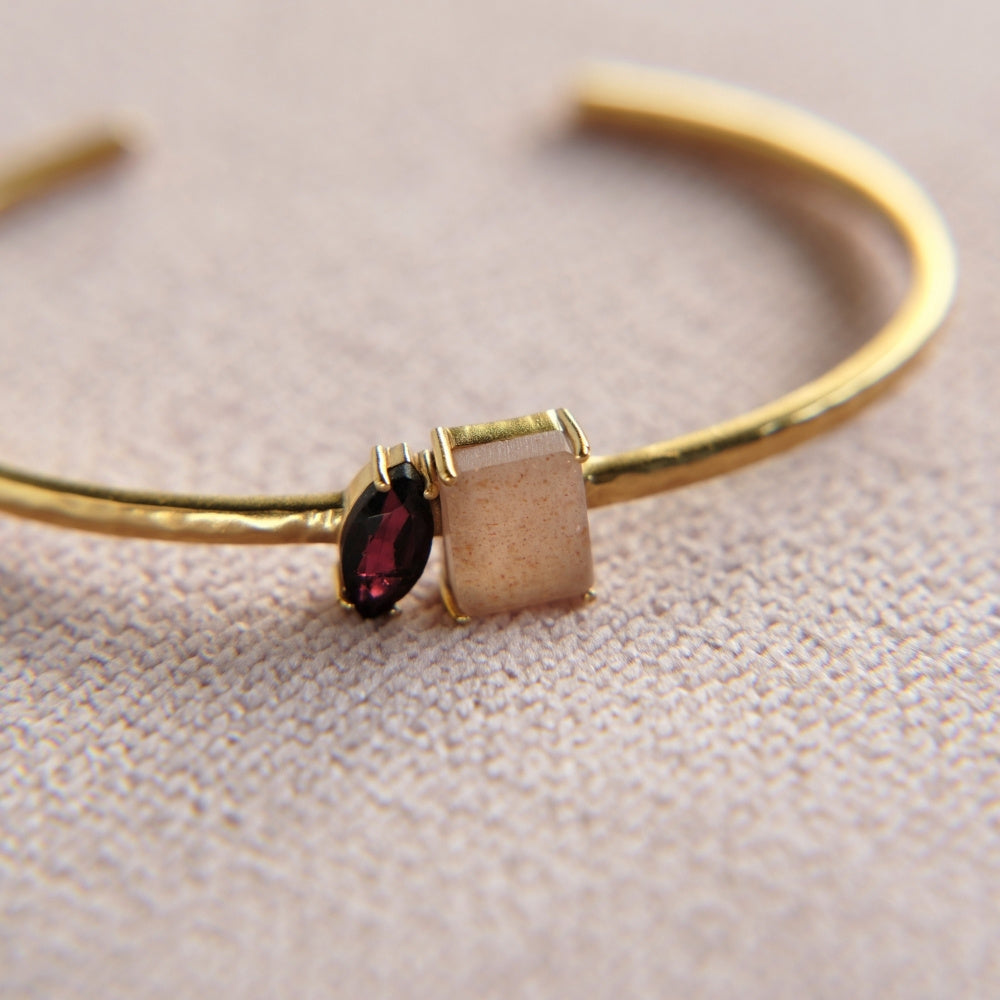 Sublime Peach Moonstone Bracelet