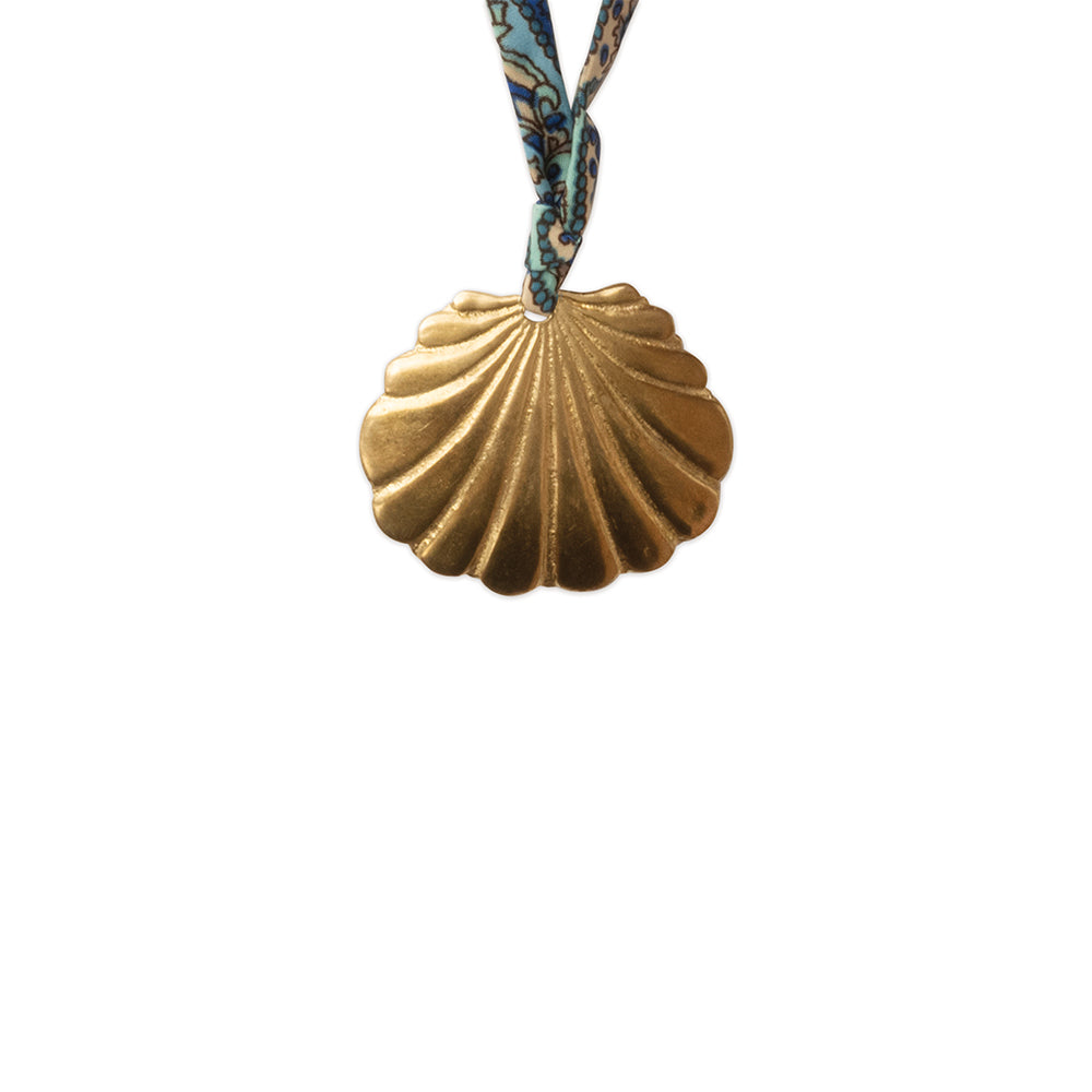 Statement Shell Sari Necklace